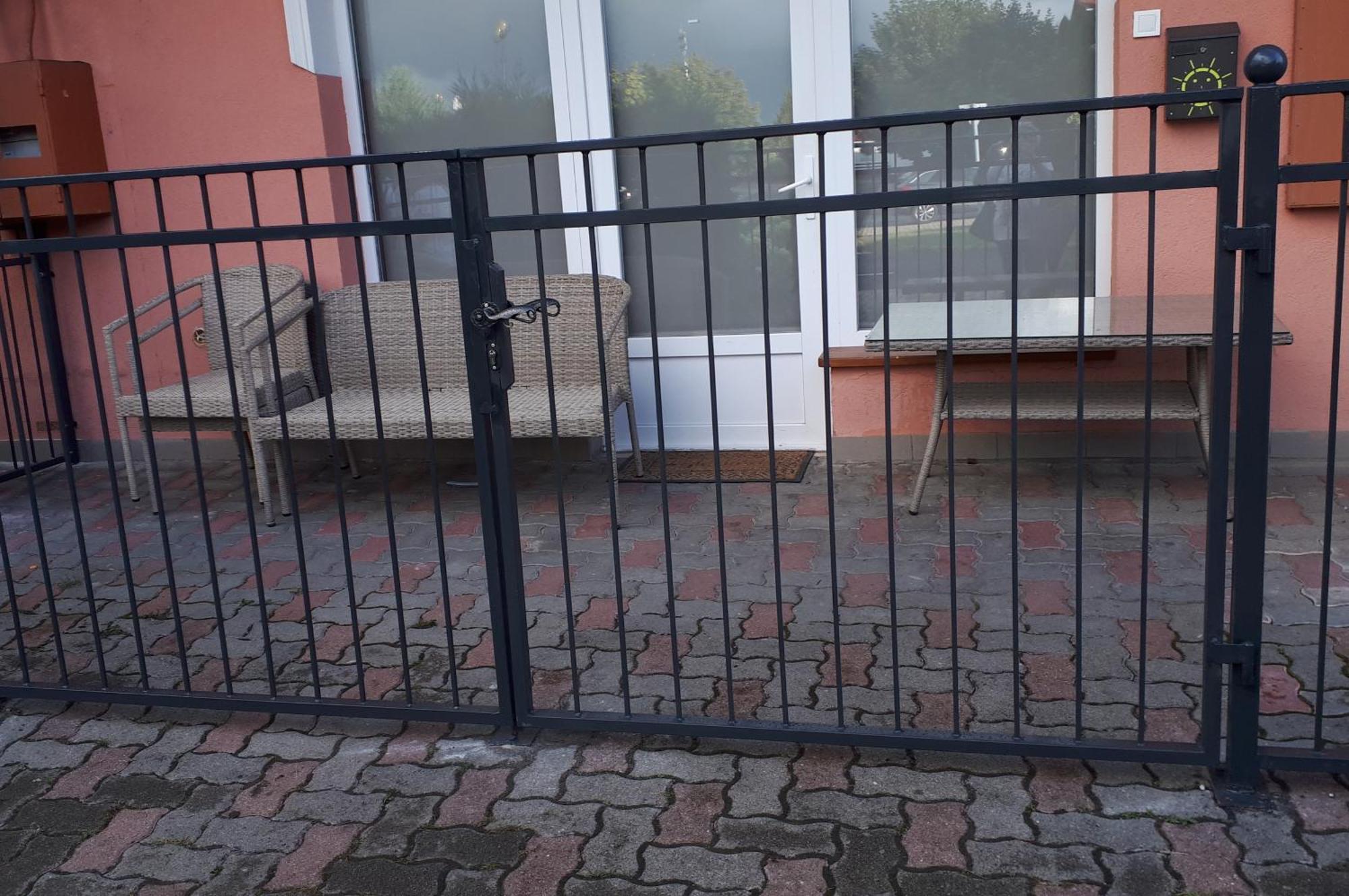 Kertvárosi Apartman Tiszaújváros Exterior foto
