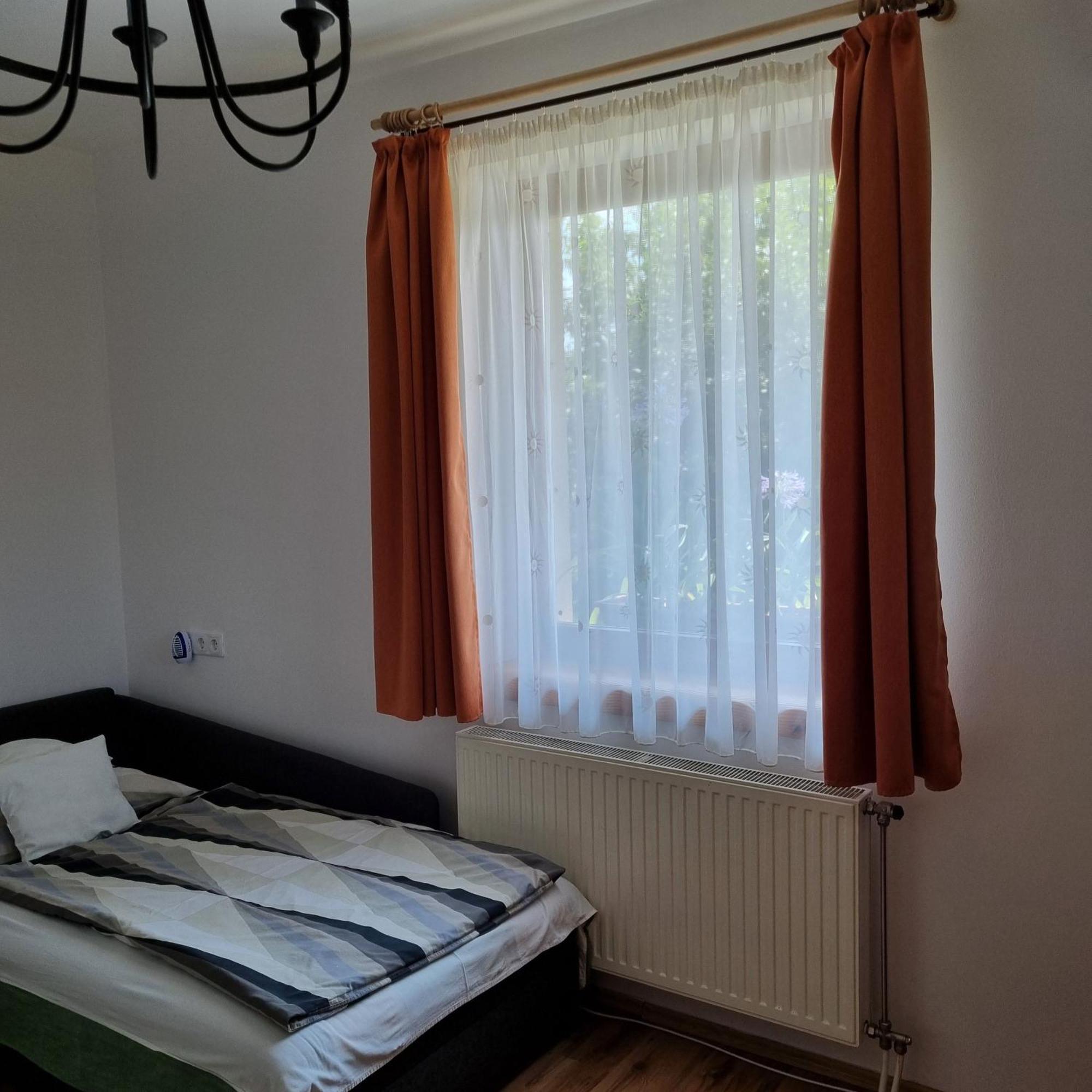 Kertvárosi Apartman Tiszaújváros Exterior foto