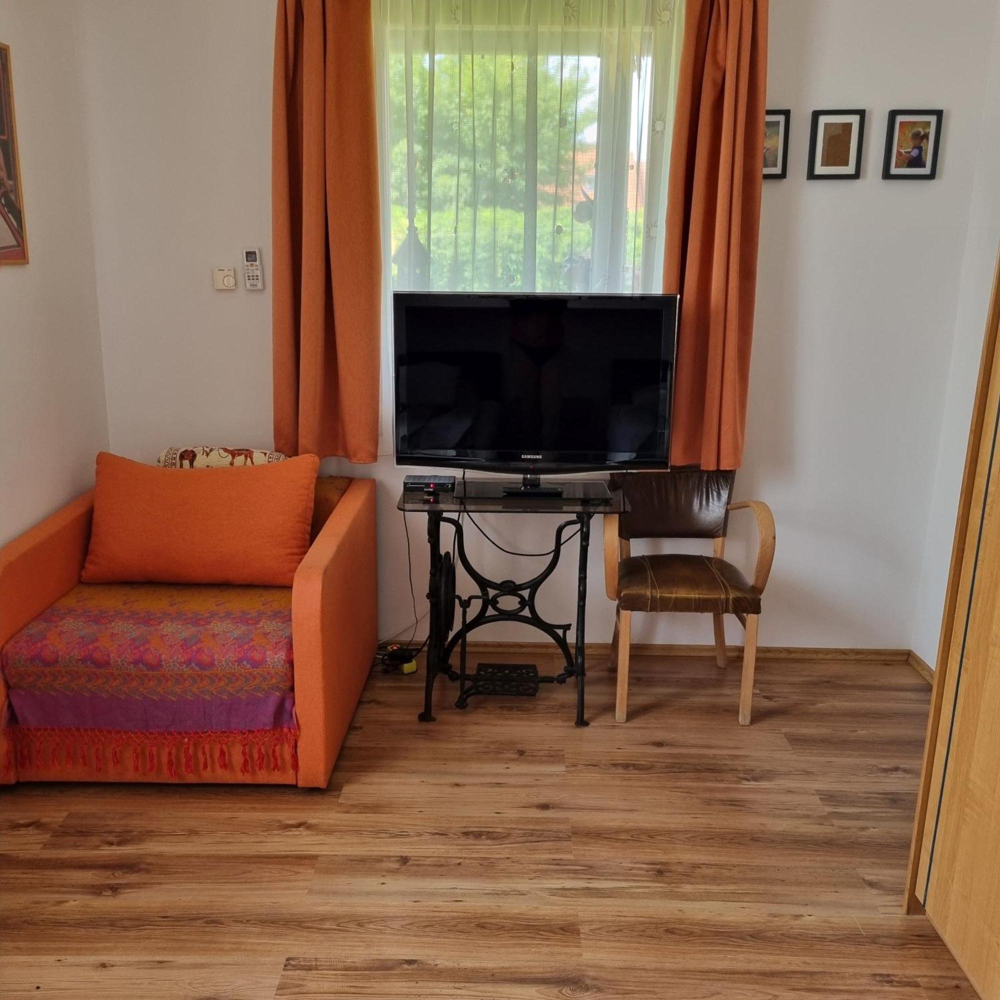 Kertvárosi Apartman Tiszaújváros Exterior foto